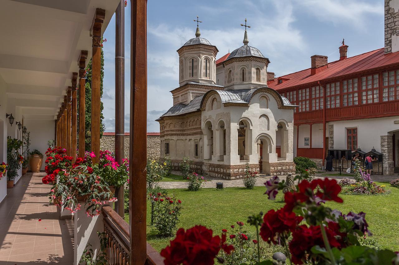 Hanul Vatra Horezu Exterior photo